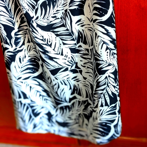 Tropical Palms Maxi Dress - Picture 13 of 16